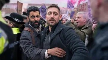 Zasłona к сериалу "Showtrial" #1509823
