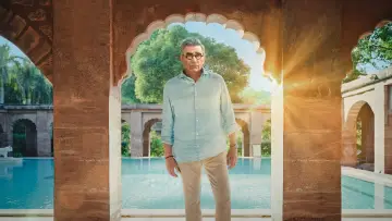 Zasłona do serialu "Eugene Levy: nieochoczy podróżnik" #1404748