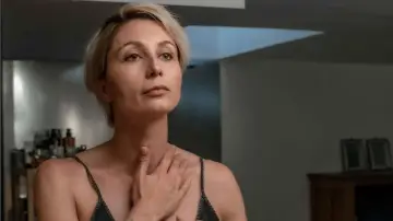Zasłona do serialu "On, ona i on" #1853744