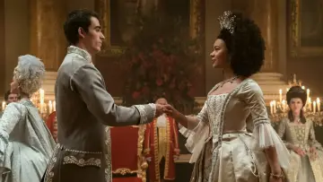 Zasłona к сериалу "Królowa Charlotta: Opowieść ze świata Bridgertonów" #1406374