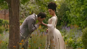 Zasłona к сериалу "Królowa Charlotta: Opowieść ze świata Bridgertonów" #1406378