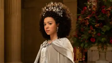Zasłona к сериалу "Królowa Charlotta: Opowieść ze świata Bridgertonów" #1406390