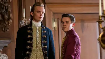 Zasłona к сериалу "Królowa Charlotta: Opowieść ze świata Bridgertonów" #1406396