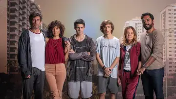 Zasłona do serialu "Inni" #1498316