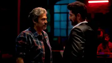 Zasłona do serialu "Rana Naidu" #1562477
