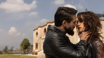 Zasłona к сериалу "La mujer del diablo" #1462266