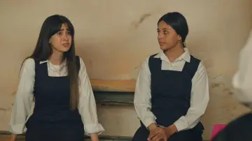 Zasłona do serialu "بنات الثانوي" #1837356