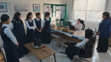 Zasłona do serialu "بنات الثانوي" #1837357