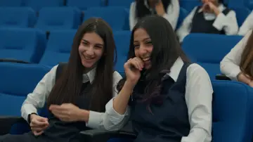 Zasłona do serialu "بنات الثانوي" #1837359