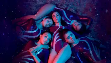 Zasłona do serialu "Gimnastycy" #1596439