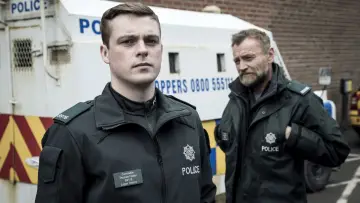 Zasłona к сериалу "Na niebieskich światłach" #1451376