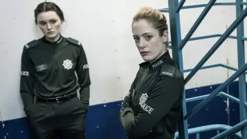 Zasłona к сериалу "Na niebieskich światłach" #1451377