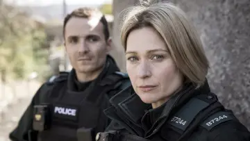 Zasłona к сериалу "Na niebieskich światłach" #1451378