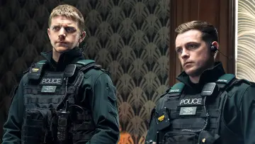 Zasłona к сериалу "Na niebieskich światłach" #1451406