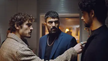 Zasłona к сериалу "Adım Farah" #1354578