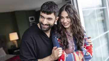 Zasłona do serialu "Adım Farah" #1588669