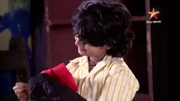 Zasłona к сериалу "পটল কুমার গানওয়ালা" #1435562