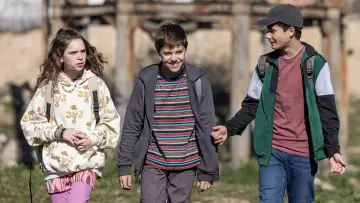 Zasłona к сериалу "Niewidzialny" #1485110