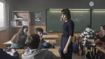 Zasłona к сериалу "Niewidzialny" #1485119