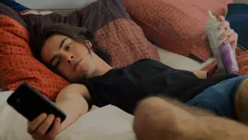 Zasłona do serialu "Single, Out" #1608169