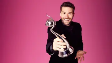 Zasłona do serialu "National Television Awards" #1898842