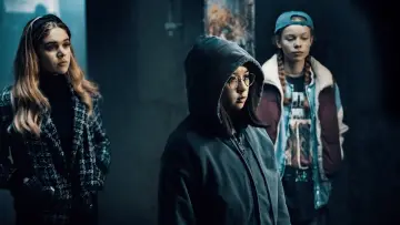 Zasłona к сериалу "Trzy detektywki" #1432888