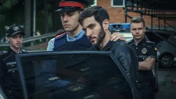 Zasłona do serialu "Ciało w ogniu" #1448690