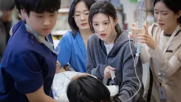 Zasłona к сериалу "언젠가는 슬기로울 전공의생활" #1449438