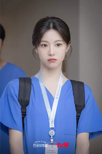 Plakat к сериалу "언젠가는 슬기로울 전공의생활" #1449452