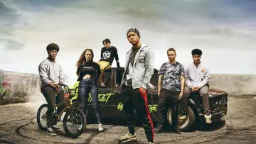 Zasłona do serialu "Spinners" #1836081