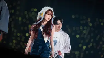 Zasłona do serialu "아이유 콘서트 Live Clip" #1602383