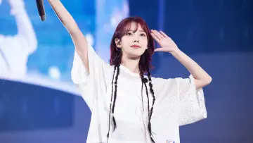 Zasłona do serialu "아이유 콘서트 Live Clip" #1602388