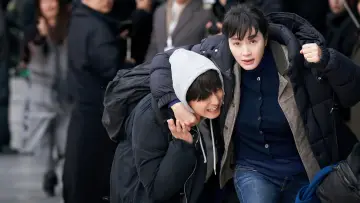 Zasłona к сериалу "Bez maski" #1430774
