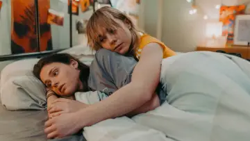 Zasłona к сериалу "Dość milczenia" #1460928