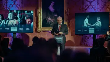 Zasłona к сериалу "A Very Royal Scandal" #1490614