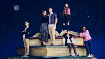 Zasłona к сериалу "Czarodzieje z Waverly Place: Nowy rozdział" #1326690