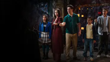 Zasłona к сериалу "Czarodzieje z Waverly Place: Nowy rozdział" #1326710