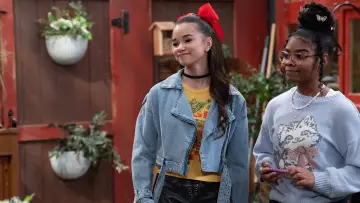 Zasłona к сериалу "Czarodzieje z Waverly Place: Nowy rozdział" #1326712