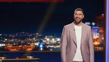Zasłona do serialu "Are You Smarter Than a Celebrity" #1748746