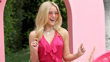 Zasłona к сериалу "Ze świata Legalnej Blondynki: Elle" #1341155