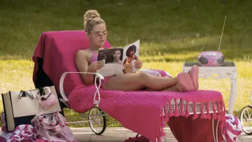 Zasłona к сериалу "Ze świata Legalnej Blondynki: Elle" #1341158