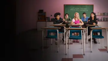 Zasłona к сериалу "Ze świata Legalnej Blondynki: Elle" #1341162