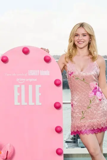 Plakat к сериалу "Ze świata Legalnej Blondynki: Elle" #1341206