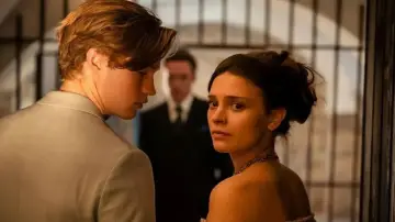 Zasłona к сериалу "Maxton Hall - Dwa światy" #1369556
