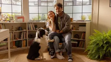 Zasłona do serialu "Enloqueciendo contigo" #1805677