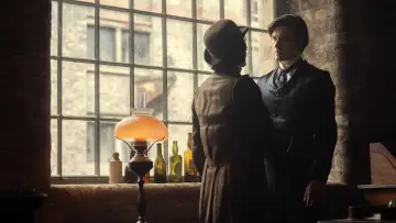 Zasłona к сериалу "Ród Guinnessów" #1483827