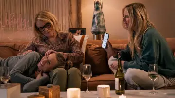 Zasłona к сериалу "Nikt tego nie chce" #1365893