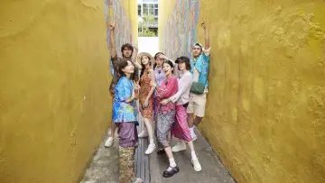 Zasłona do serialu "Divas Hit The Road · Dobrzy przyjaciele" #1604335