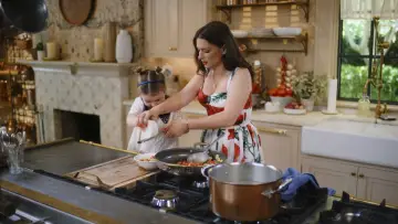 Zasłona do serialu "The Pasta Queen" #1874607