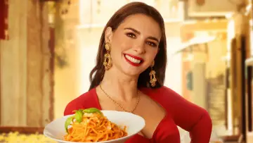 Zasłona do serialu "The Pasta Queen" #1874609